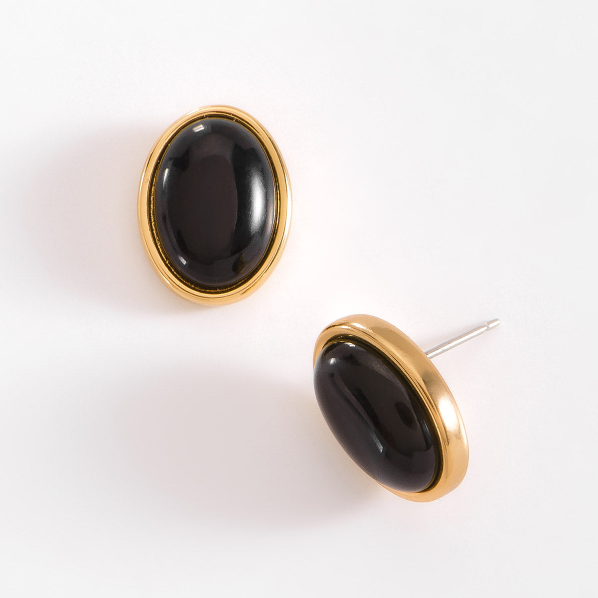 Aretes back to black